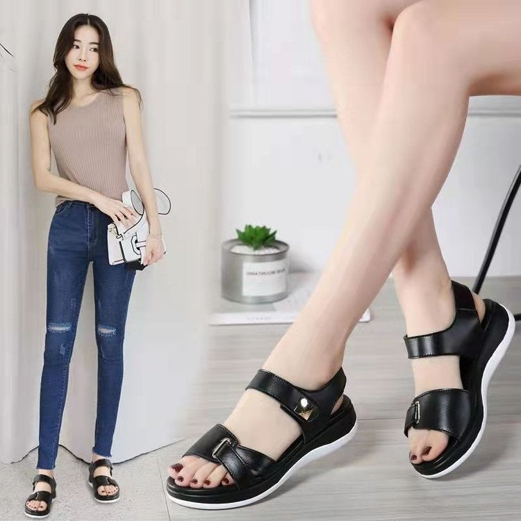 Physical Store Quality Sandals For Female Students